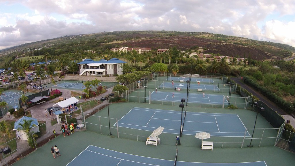 Holua Tennis Center